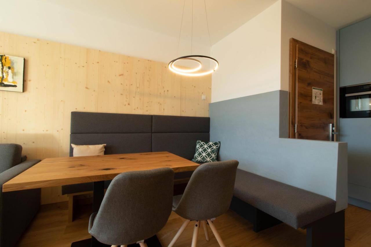 Wally Berg-Appartements Zams Bagian luar foto