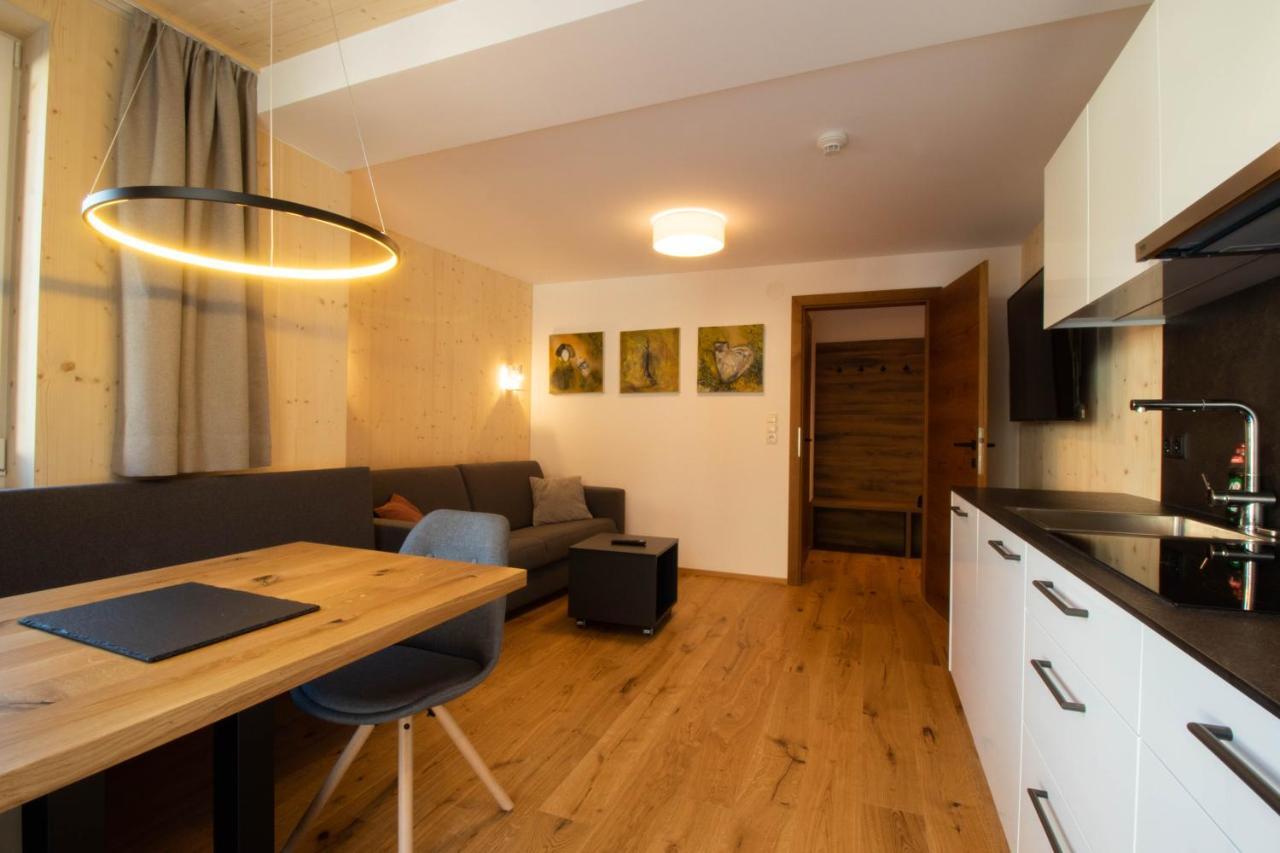 Wally Berg-Appartements Zams Bagian luar foto