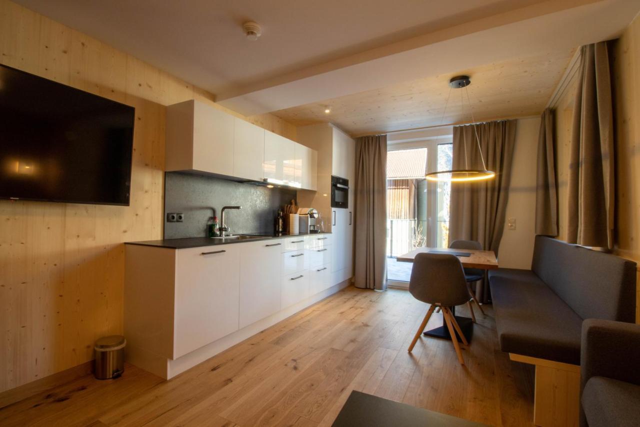 Wally Berg-Appartements Zams Bagian luar foto